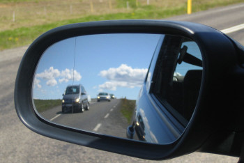 Фотография к новости: Хулигана задержали за повреждение десятка автомашин в Астане