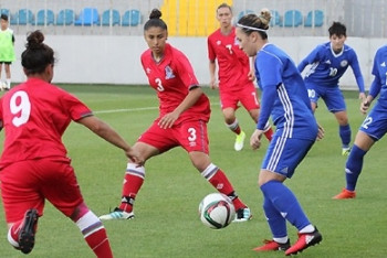 Фотография к новости: Женская сборная Казахстана по футболу уступила азербайджанской команде в Баку