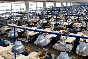 Фотография к новости: Растущая легкая промышленность Казахстана испытывает дефицит кадров