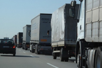 Фотография к новости: Для транзитных автоперевозчиков запущена информационная система «Сәтті сапар»