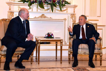 Фотография к новости: А.Лукашенко привез в Астану образцы переписок пленных лагеря «АЛЖИР»