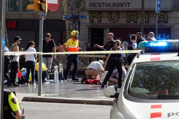 Фотография к новости: Житель Великобритании разыскивает мальчика, которого он спас в Барселоне