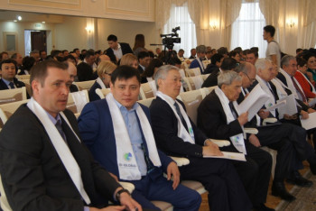 Фотография к новости: В Караганде презентовали книгу Н.Назарбаева «G-Global. Мир XXI века»