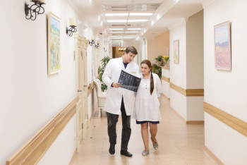 Фотография к новости: Остановить «льготную» приватизацию больниц требует партия «Ак жол» 