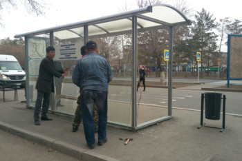 Фотография к новости: Остановочных вандалов ищут в Павлодаре