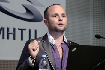 Фотография к новости: В Астане впервые презентовали проект сверхскоростного вакуумного поезда