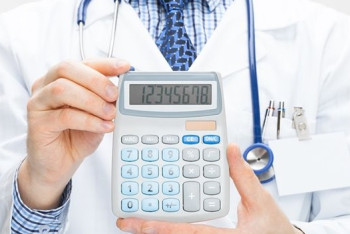 Фотография к новости: Аким Алматы прокомментировал увольнение врача, призывавшего «крутить» пациентов