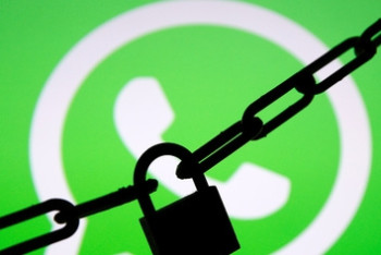 Фотография к новости: В Китае частично заблокировали WhatsApp