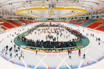 Фотография к новости: Во дворце «Алау» открыт сезон массовых катаний на льду