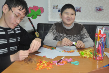 Фотография к новости: В Актобе могут закрыть единственный клуб для детей-инвалидов