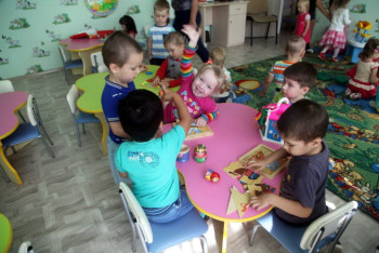 Фотография к новости: В Караганде ищут подпольный детсад, где ребенок ударился головой о кафель