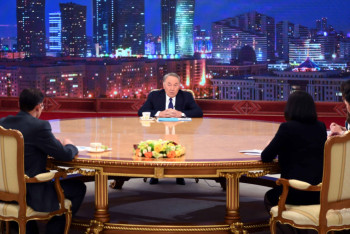 Фотография к новости: Президент РК: За государственными служащими есть много глаз