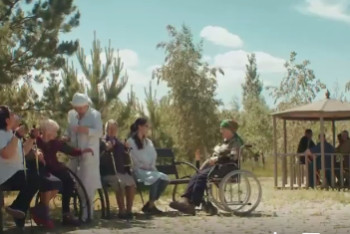 Фотография к новости: Даурен Абаев представил социальный ролик о волонтерах