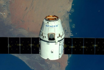 Фотография к новости: Запущен спутник для раздачи интернета самолетам и кораблям