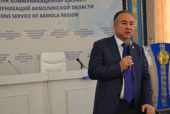 Фотография к новости: Малик Мурзалин прокомментировал острые вопросы Акмолинского региона