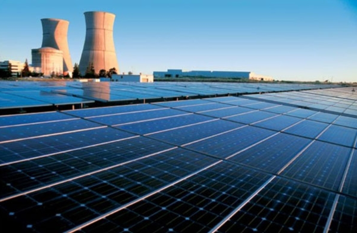   avtograf22.ru. На фото солнечная электростанция в России