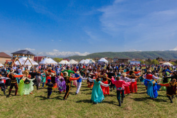 Фотография к новости: Как отмечают Наурыз в других странах?