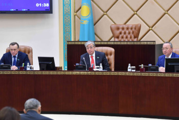 Фотография к новости: К.Токаев: Парламент плодотворно завершил 2016 год