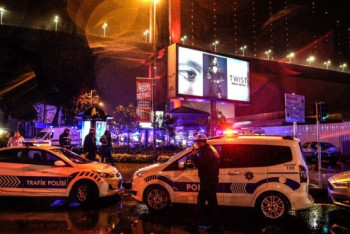 Фотография к новости: В Стамбуле совершено нападение на ночной клуб: 39 погибших