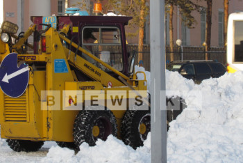 Фотография к новости: Коммунальные службы Семея «распихали» снег по обочинам (ФОТО)
