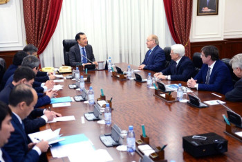 Фотография к новости: Премьер-министр РК и ректор МГУ обсудили сотрудничество в научной сфере