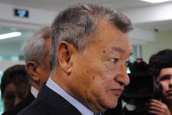 Фотография к новости: Аким ВКО раскрыл служебную тайну