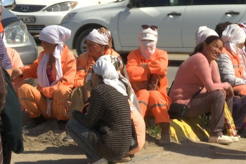 Фотография к новости: В Актау 400 сотрудников коммунальной службы не вышли на работу из-за отсутствия зарплаты 