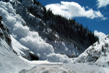 Фотография к новости: Граждан Алматы предупредили о высокой вероятности схода снежных лавин