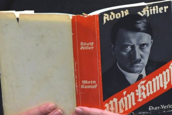 Фотография к новости: В Германии резко подскочили продажи книги Гитлера «Майн Кампф»