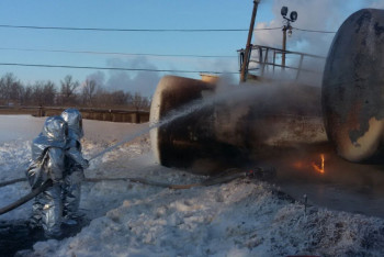 Фотография к новости: В Павлодарской промзоне из-за разлива бензина случился пожар (ФОТО)