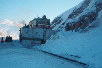 Фотография к новости: В Восточном Казахстане проходит спуск снежных лавин