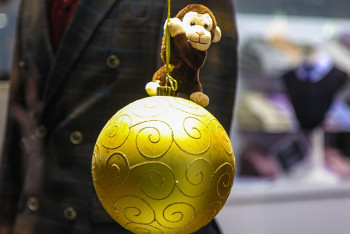 Фотография к новости: Как шарик стал главным новогодним украшением? (ФОТО)