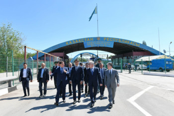 Фотография к новости: Министр иностранных дел Атамкулов посетил контрольно-пропускной пункт "Кордай"