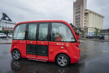 Фотография к новости: Первый электроавтобус без водителя запустили в Норвегии