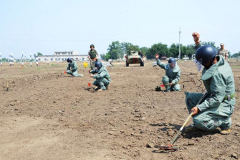 Фотография к новости: Военнослужащие РК проводят очистку полигонов от неразорвавшихся снарядов  