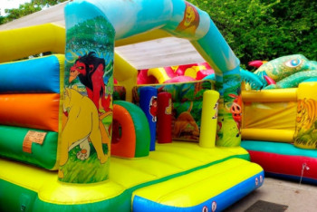 Фотография к новости: В ЧП с батутом в Караганде скончался ребёнок