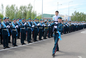 Фотография к новости: Прозвенел последний звонок во всех школах "Жас улан"