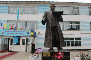 Фотография к новости: Меценаты установили памятник Абаю Кунанбаеву в Алматинской области