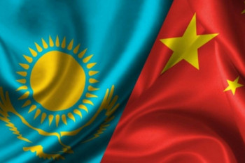 Фотография к новости:  Казахстан будет сотрудничать с ЕАЭС и Китаем по вопросам offline и online торговли 