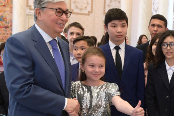 Фотография к новости: Касым-Жомарт Токаев встретился с одаренными детьми