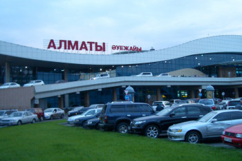 Фотография к новости: Почему сиденья в аэропорту Алматы сначала убрали, а затем вернули?