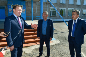 Фотография к новости: Аким СКО накажет ответственных за незаконный сбор денег с учителей