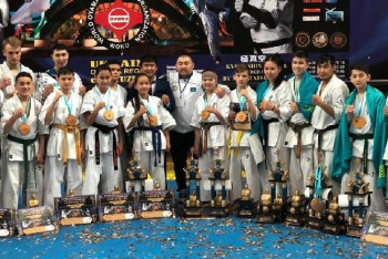 Фотография к новости: Казахстанские каратисты навели шуму в Одессе: 17 медалей в копилке сборной