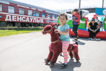 Фотография к новости: Жители  сёл ВКО получили бесплатную медпомощь в поезде