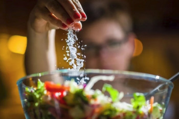 Фотография к новости: Еда с высоким содержанием соли блокирует опухоли 