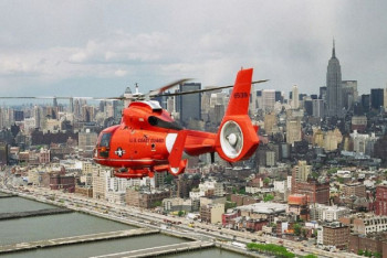 Фотография к новости: Вертолет врезался в небоскреб на Манхэттене