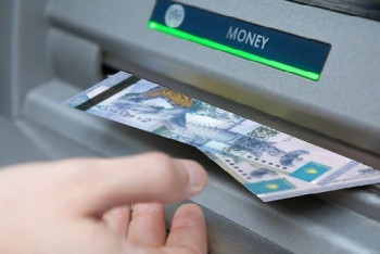 Фотография к новости: Около 1 трлн тенге в месяц обналичивается в Казахстане через банкоматы