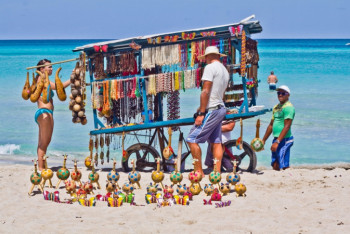 Фотография к новости: Сколько золота, шуб и телефонов можно привезти из дальнего зарубежья