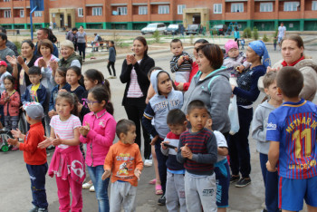 Фотография к новости: Ещё 10 многодетных семей получили квартиры в Экибастузе по программе Nurly Ertis 