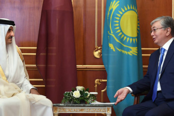 Фотография к новости: Токаев в Душанбе встретился с эмиром Катара